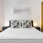 Alfama Deluxe Apartment